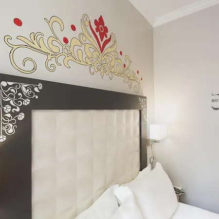 Hotel Grand Amelot Paris